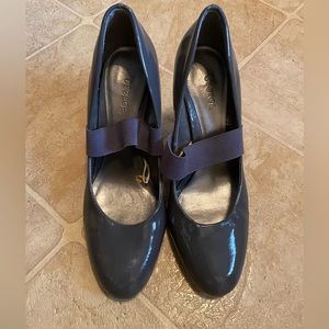 🛍️ 3/$15⭕️ George pumps